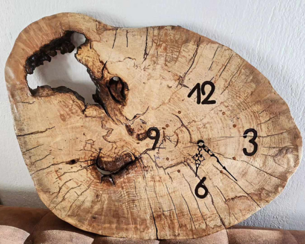 Horloge en bois